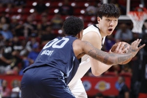 队记：那种让媒体席众人面面相觑的传球杨瀚森已经送出10记