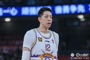 亚博-一球不丢！沈梓捷三节11投全中怒轰24分3板2断3帽