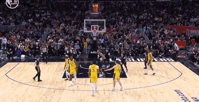 yabo-詹姆斯拉伤腹股沟退场 旧伤复发让湖人再蒙阴霾