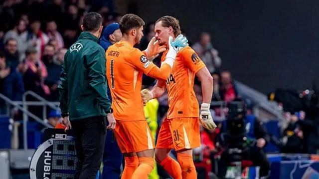 亚博体育-23岁生日前，出身门将世家的他收到了足以毁掉职业生涯的“礼物”|金斯基|热刺|图多尔|欧冠|捷克_新浪体育_新浪新闻